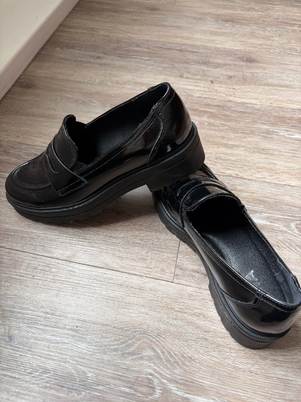 MIA Yoani Lug Sole Penny Loafer — Black | Size 7.5 | Like New